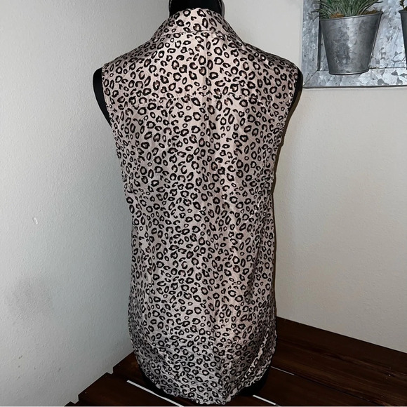 THEORY 100% Silk Blouse Brown/Black Leopard Print Shirt Collar Button Sleeveless - Picture 3 of 5